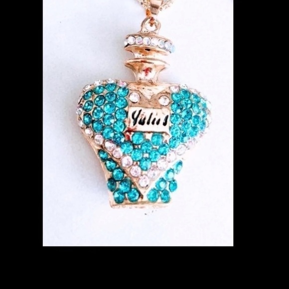 Betsey Johnson  Blingy Perfume bottle  necklace - Picture 3 of 3